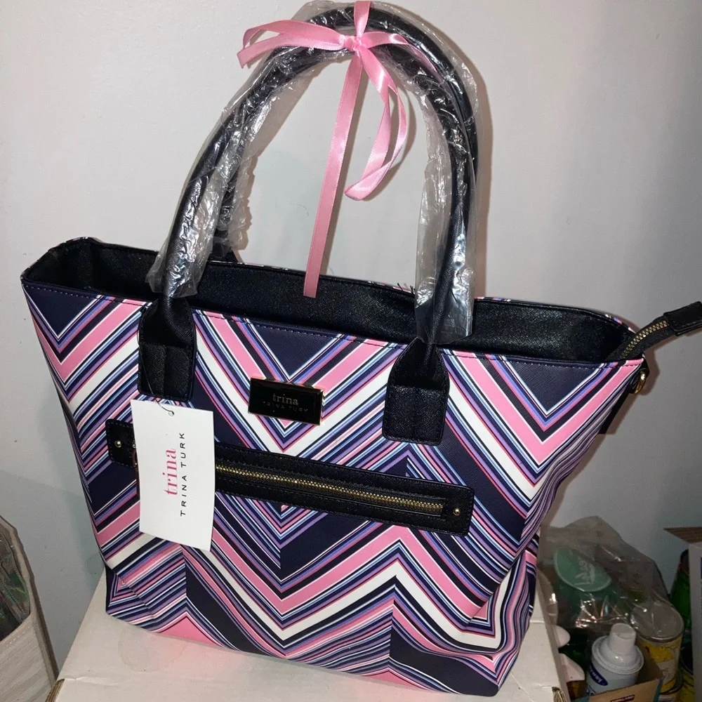 Trina Turk Chevron Print Tote  w/ Crossbody Strap NWT MSRP $148